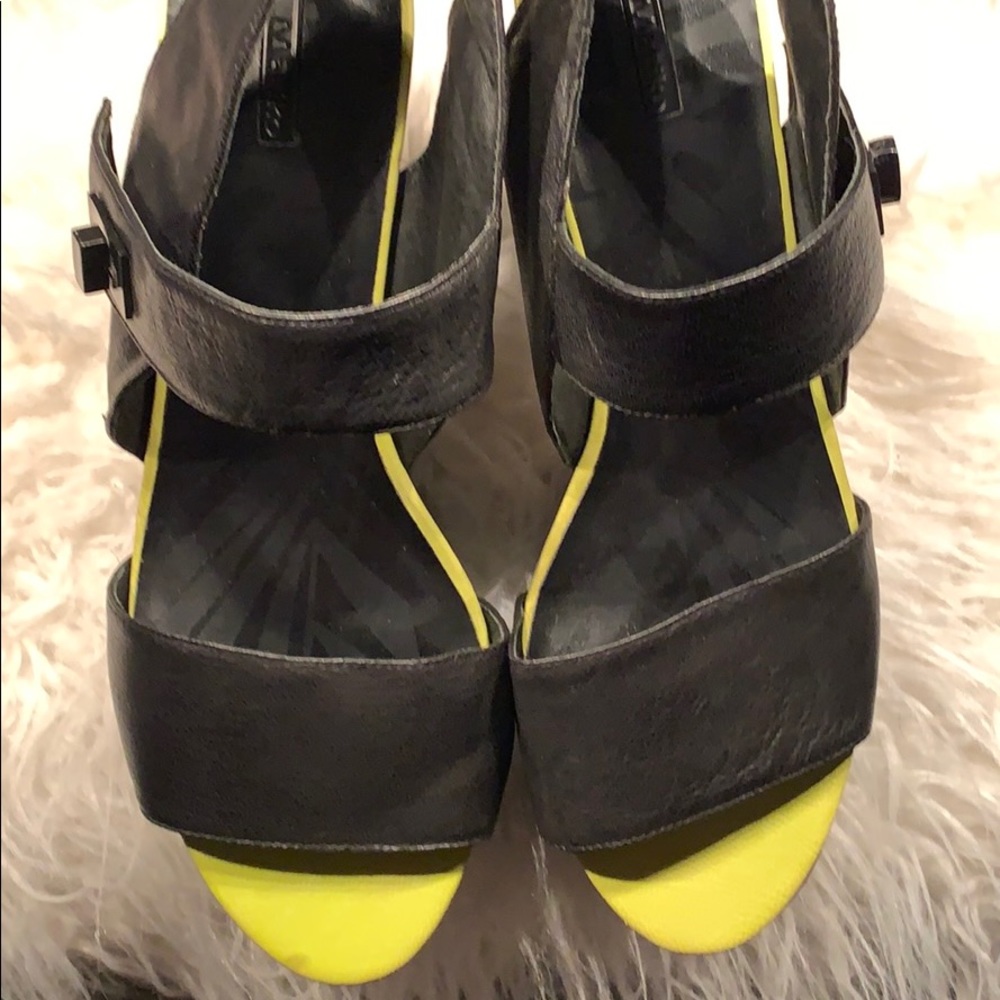 Shoes - Picture 3 of 8